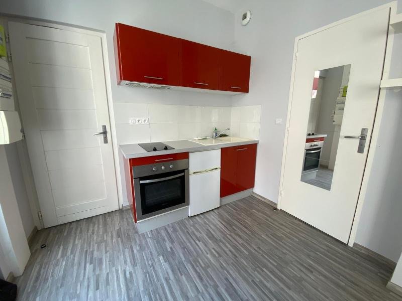 STUDIO A LOUER - ST ETIENNE - 18.9 m2 - 340 &euro; charges comprises par mois