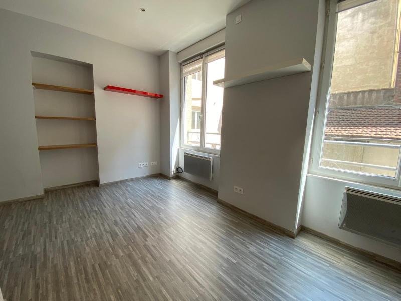 STUDIO A LOUER - ST ETIENNE - 18.9 m2 - 340 &euro; charges comprises par mois