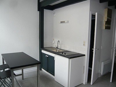 STUDIO A LOUER - ST ETIENNE - 23.83 m2 - 330 &euro; charges comprises par mois
