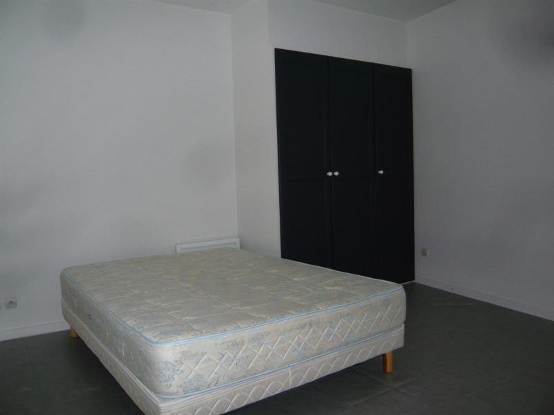 STUDIO A LOUER - ST ETIENNE - 23.83 m2 - 330 &euro; charges comprises par mois