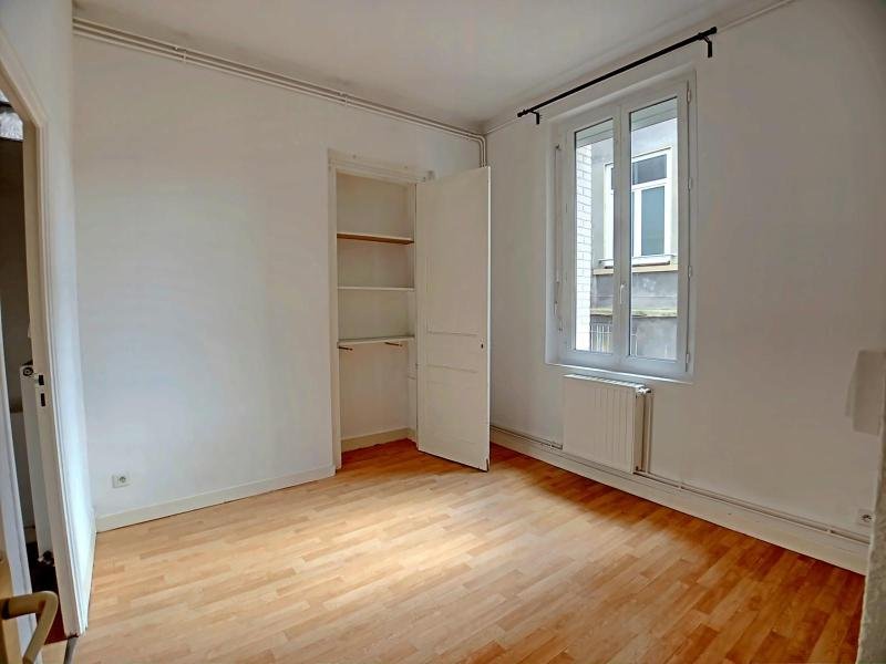 STUDIO A LOUER - ST ETIENNE - 35.55 m2 - 295 &euro; charges comprises par mois