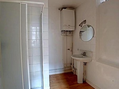 STUDIO A LOUER - ST ETIENNE - 35.55 m2 - 295 &euro; charges comprises par mois