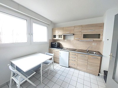 STUDIO A LOUER - ST ETIENNE - 23.87 m2 - 340 &euro; charges comprises par mois