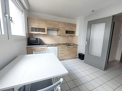 STUDIO A LOUER - ST ETIENNE - 23.87 m2 - 340 &euro; charges comprises par mois