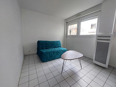 STUDIO A LOUER - ST ETIENNE - 23.87 m2 - 340 &euro; charges comprises par mois