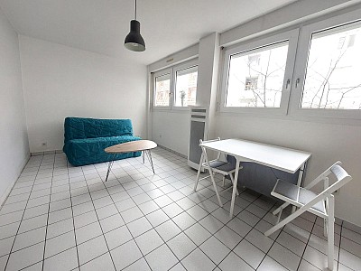 STUDIO A LOUER - ST ETIENNE - 23.87 m2 - 340 &euro; charges comprises par mois