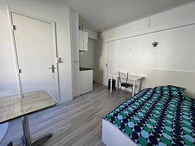 STUDIO A VENDRE - ST ETIENNE - 14 m2 - 26 000 &euro;