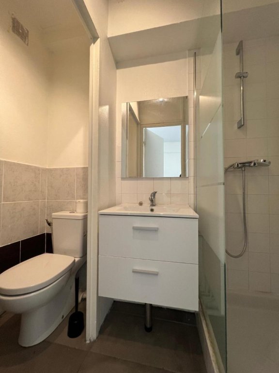 STUDIO A VENDRE - ST ETIENNE - 14 m2 - 26 000 &euro;
