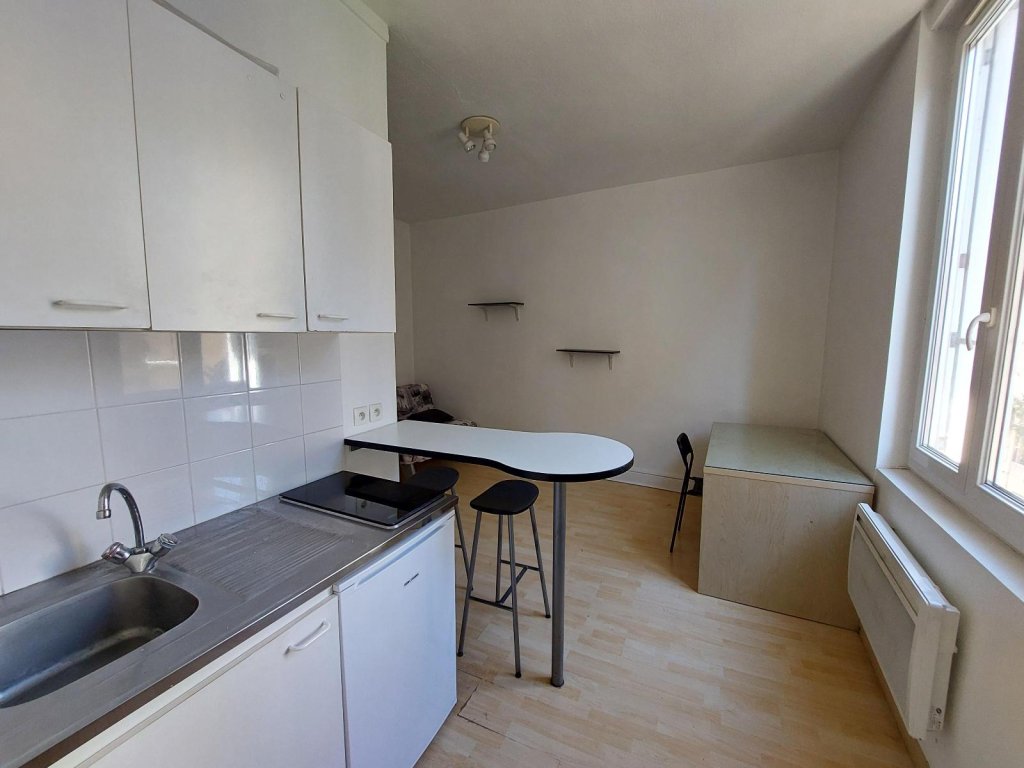 STUDIO A VENDRE - ST ETIENNE - 18.7 m2 - 38 500 &euro;