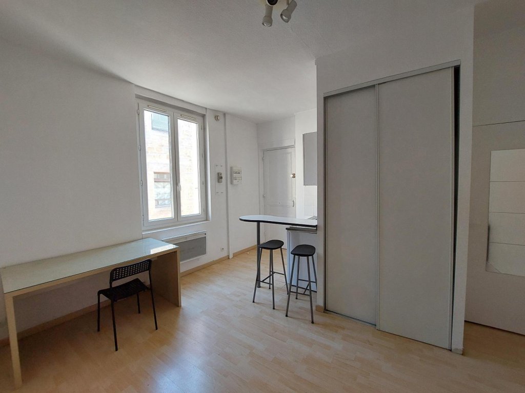 STUDIO A VENDRE - ST ETIENNE - 18.7 m2 - 38 500 &euro;