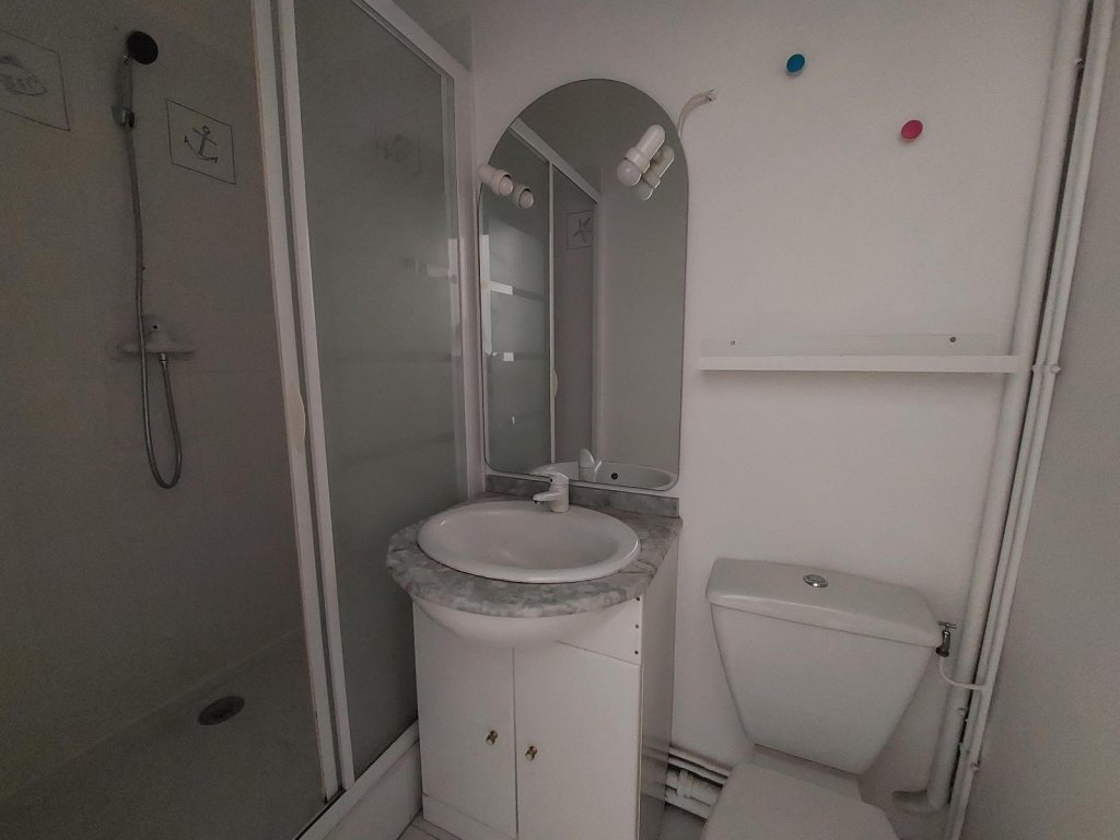 STUDIO A VENDRE - ST ETIENNE - 18.7 m2 - 38 500 &euro;