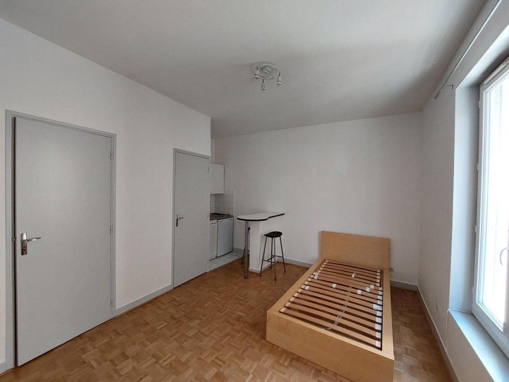 STUDIO A VENDRE - ST ETIENNE Centre Ville - 17.7 m2 - 38 500 &euro;
