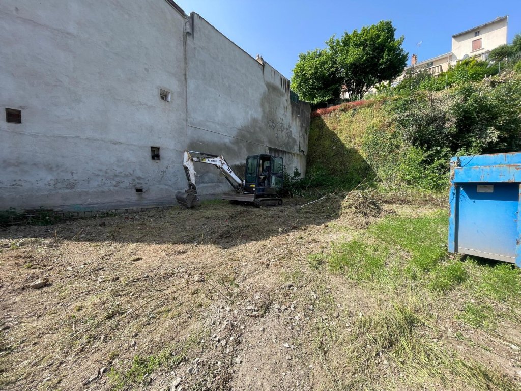 TERRAIN A VENDRE - ST CHAMOND - 795 m2 - 150 000 &euro;