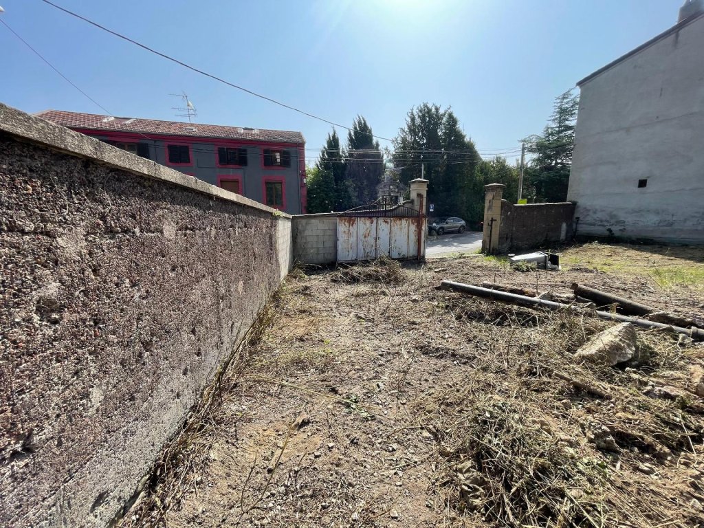 TERRAIN A VENDRE - ST CHAMOND - 795 m2 - 150 000 &euro;