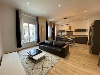 APPARTEMENT T2 A LOUER - ST ETIENNE - 68 m2 - 670 &euro; charges comprises par mois