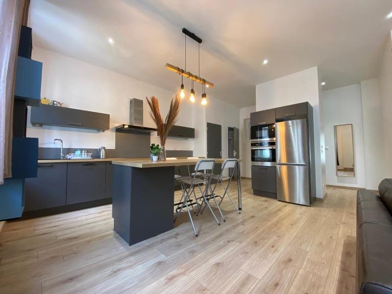 APPARTEMENT T2 A LOUER - ST ETIENNE - 68 m2 - 670 &euro; charges comprises par mois