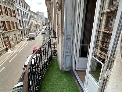 APPARTEMENT T2 A LOUER - ST ETIENNE - 68 m2 - 670 &euro; charges comprises par mois