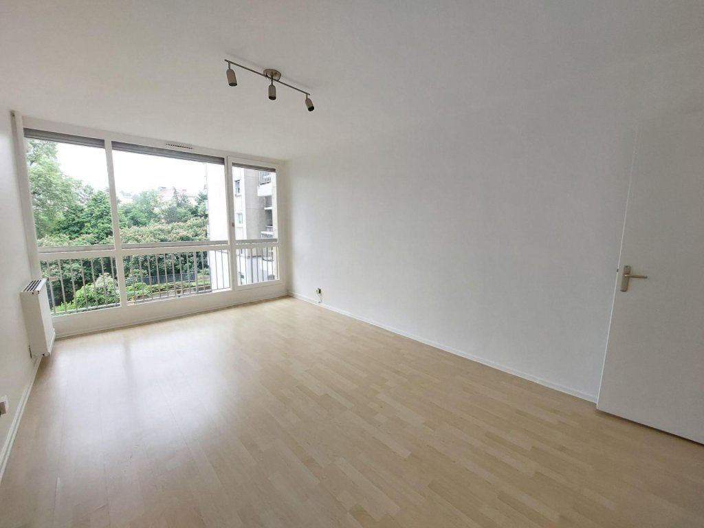 APPARTEMENT T2 A LOUER - ST ETIENNE - 52.34 m2 - 570 &euro; charges comprises par mois