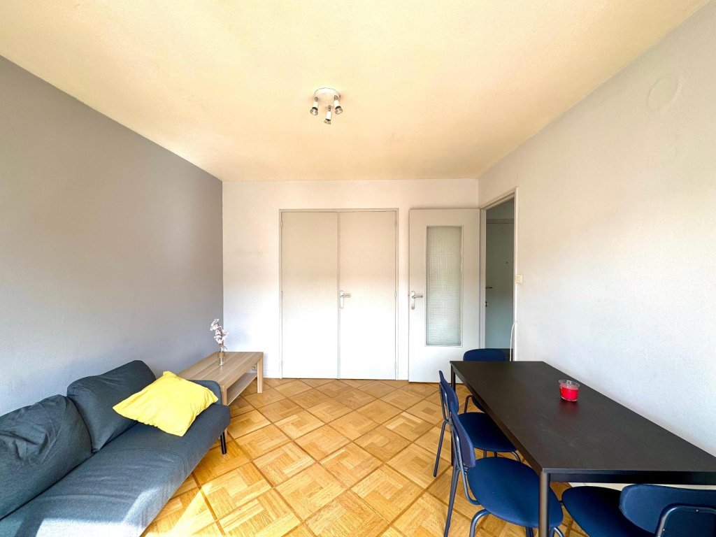 APPARTEMENT T2 A LOUER - ST ETIENNE - 38 m2 - 550 &euro; charges comprises par mois
