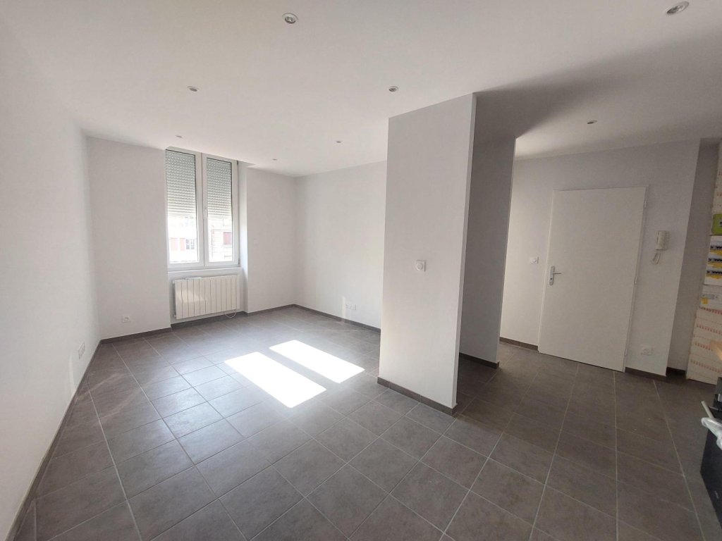 APPARTEMENT T2 A LOUER - ST ETIENNE - 36.3 m2 - 515 &euro; charges comprises par mois
