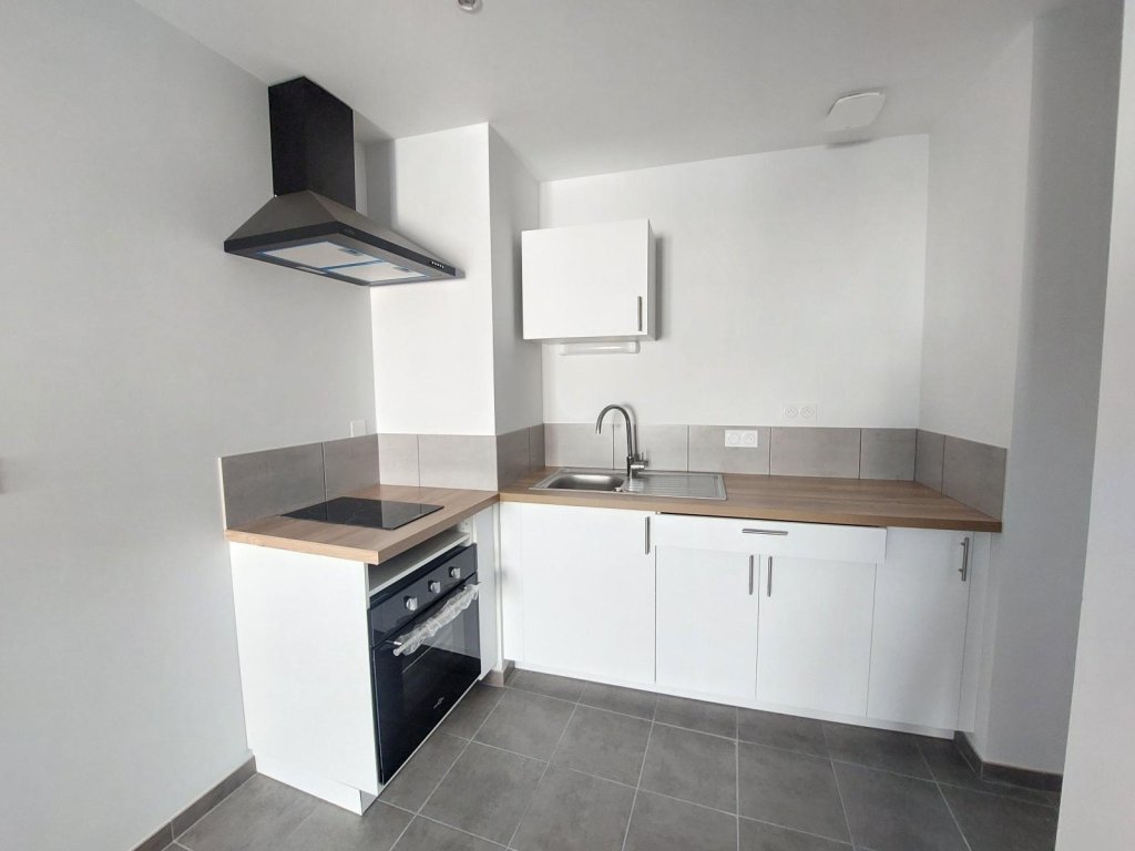 APPARTEMENT T2 A LOUER - ST ETIENNE - 34.07 m2 - 515 &euro; charges comprises par mois