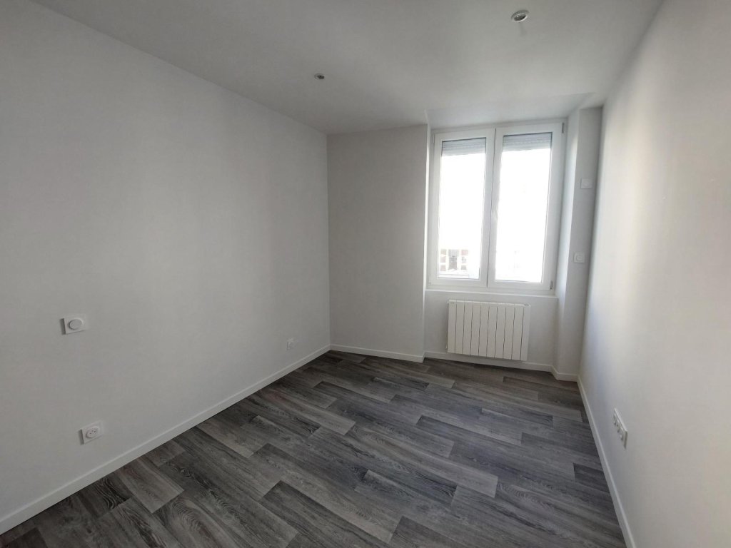 APPARTEMENT T2 A LOUER - ST ETIENNE - 34.07 m2 - 515 &euro; charges comprises par mois