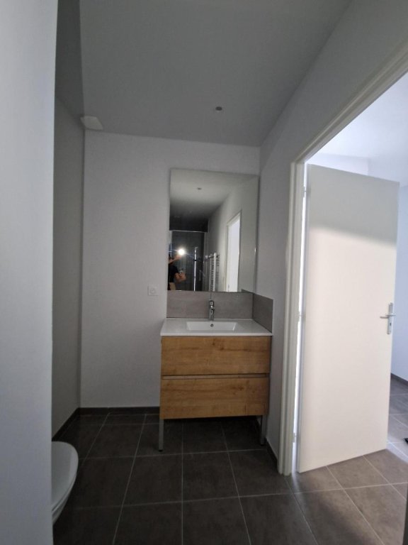 APPARTEMENT T2 A LOUER - ST ETIENNE - 34.21 m2 - 520 &euro; charges comprises par mois
