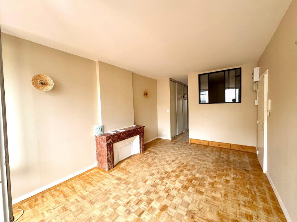 APPARTEMENT T2 A LOUER - ST ETIENNE - 47.74 m2 - 545 &euro; charges comprises par mois