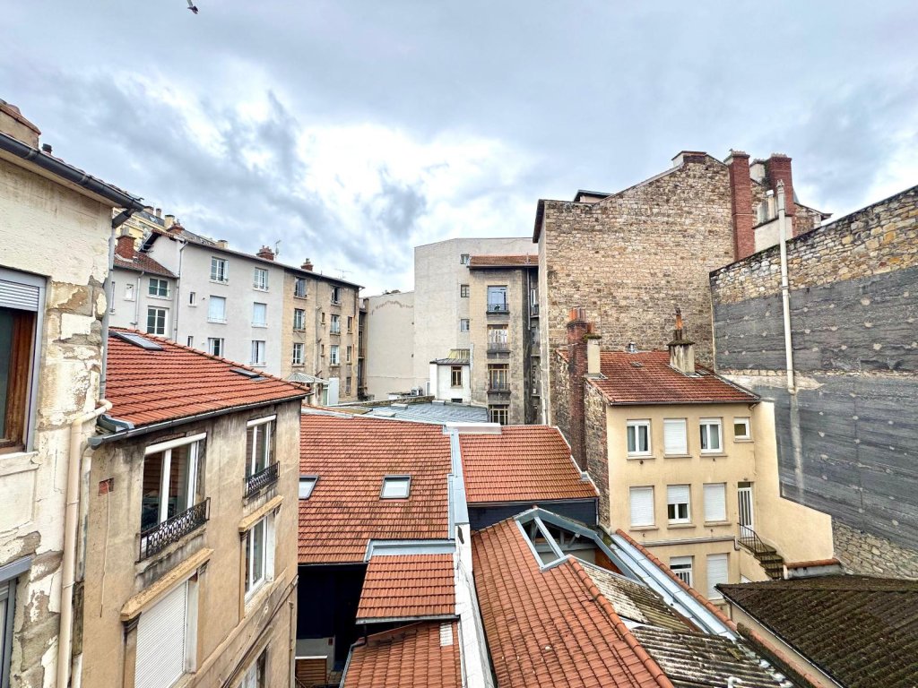 APPARTEMENT T2 A LOUER - ST ETIENNE - 47.74 m2 - 545 &euro; charges comprises par mois