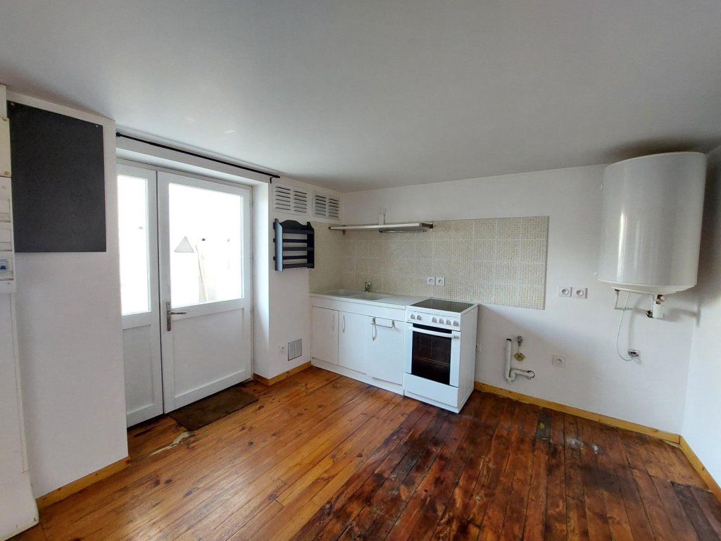 APPARTEMENT T2 A LOUER - ST ETIENNE - 35.24 m2 - 350 &euro; charges comprises par mois