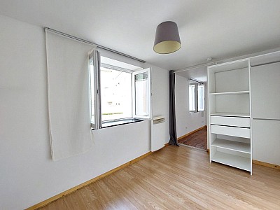 APPARTEMENT T2 A LOUER - ST ETIENNE - 35.24 m2 - 350 &euro; charges comprises par mois