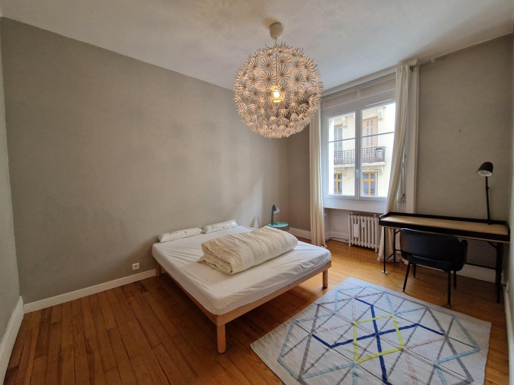 APPARTEMENT T2 A LOUER - ST ETIENNE - 59.41 m2 - 630 &euro; charges comprises par mois
