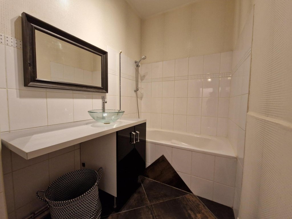 APPARTEMENT T2 A LOUER - ST ETIENNE - 59.41 m2 - 630 &euro; charges comprises par mois