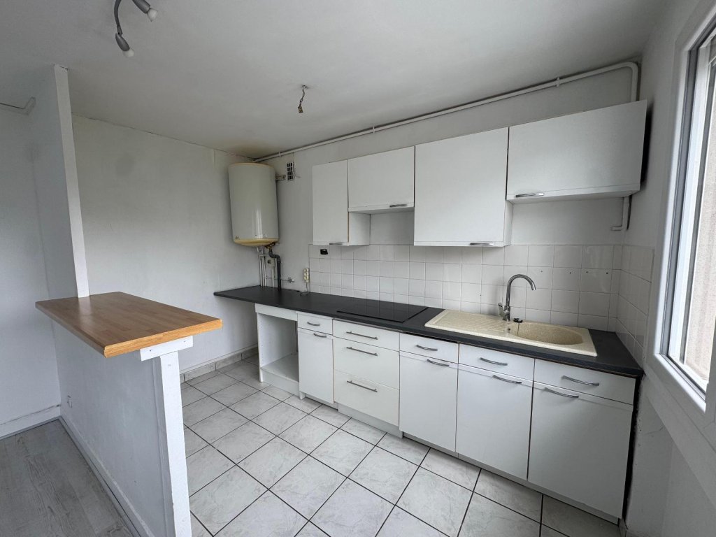 APPARTEMENT T2 A LOUER - ST ETIENNE - 39.17 m2 - 420 &euro; charges comprises par mois