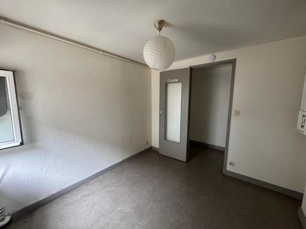 APPARTEMENT T2 A LOUER - ST ETIENNE - 42 m2 - 430 &euro; charges comprises par mois