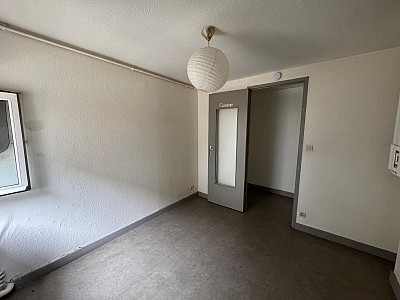 APPARTEMENT T2 A LOUER - ST ETIENNE - 42 m2 - 430 &euro; charges comprises par mois