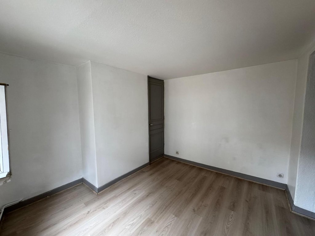 APPARTEMENT T2 A LOUER - ST ETIENNE - 42 m2 - 430 &euro; charges comprises par mois