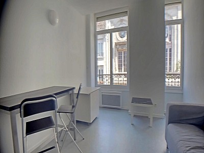 APPARTEMENT T2 A LOUER - ST ETIENNE - 29.48 m2 - 430 &euro; charges comprises par mois