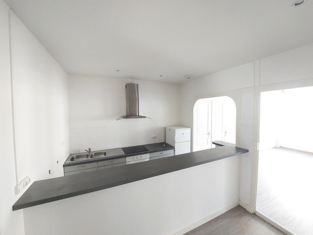 APPARTEMENT T2 A LOUER - ST ETIENNE - 80 m2 - 545 &euro; charges comprises par mois