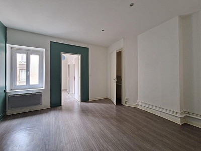 APPARTEMENT T2 A LOUER - ST ETIENNE - 80 m2 - 545 € charges comprises par mois