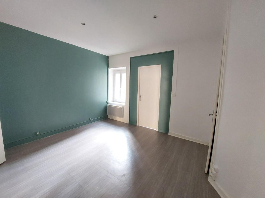 APPARTEMENT T2 A LOUER - ST ETIENNE - 80 m2 - 545 &euro; charges comprises par mois