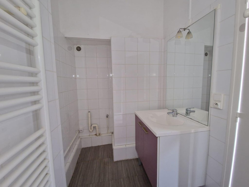 APPARTEMENT T2 A LOUER - ST ETIENNE - 80 m2 - 545 &euro; charges comprises par mois