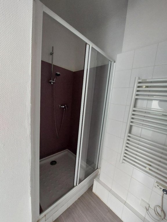 APPARTEMENT T2 A LOUER - ST ETIENNE - 80 m2 - 545 &euro; charges comprises par mois