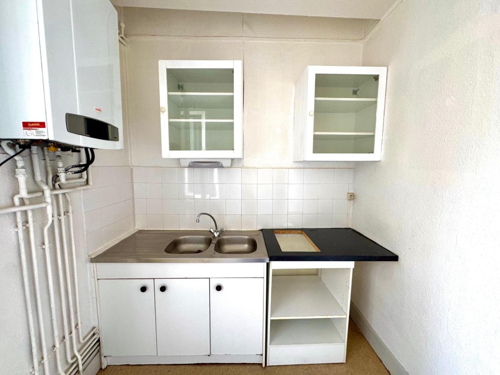 APPARTEMENT T2 A LOUER - ST ETIENNE - 39.06 m2 - 420 &euro; charges comprises par mois