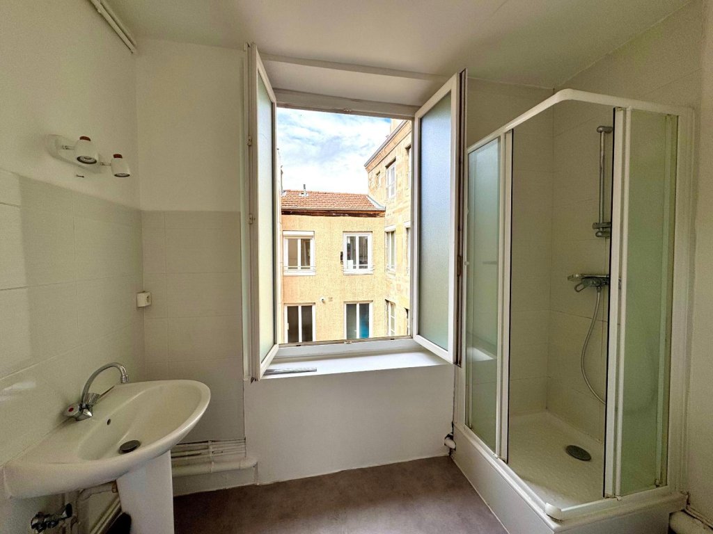 APPARTEMENT T2 A LOUER - ST ETIENNE - 39.06 m2 - 420 &euro; charges comprises par mois