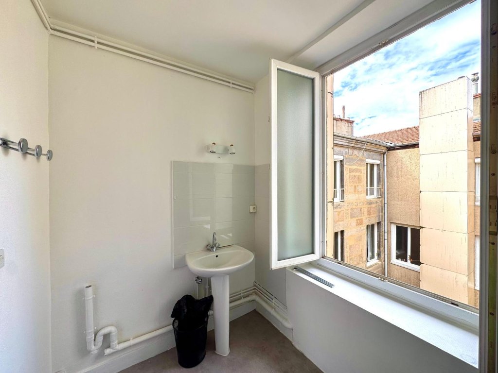 APPARTEMENT T2 A LOUER - ST ETIENNE - 39.06 m2 - 420 &euro; charges comprises par mois