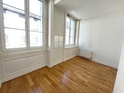 APPARTEMENT T2 A LOUER - ST ETIENNE - 39.36 m2 - 415 &euro; charges comprises par mois