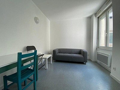 APPARTEMENT T2 A LOUER - ST ETIENNE - 31 m2 - 415 &euro; charges comprises par mois