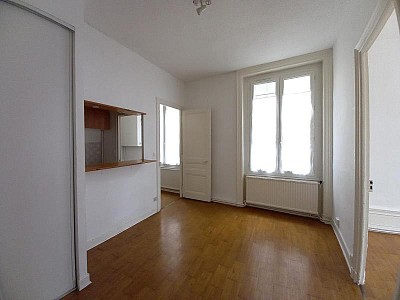 APPARTEMENT T2 A LOUER - ST ETIENNE - 37.1 m2 - 395 &euro; charges comprises par mois