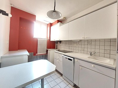 APPARTEMENT T2 A LOUER - ST ETIENNE - 65.72 m2 - 615 &euro; charges comprises par mois